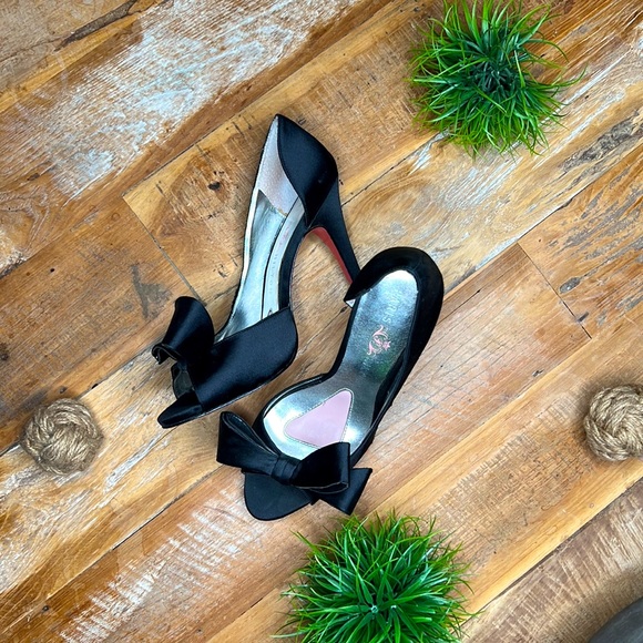 Paris Hilton bow heels - Picture 2 of 5